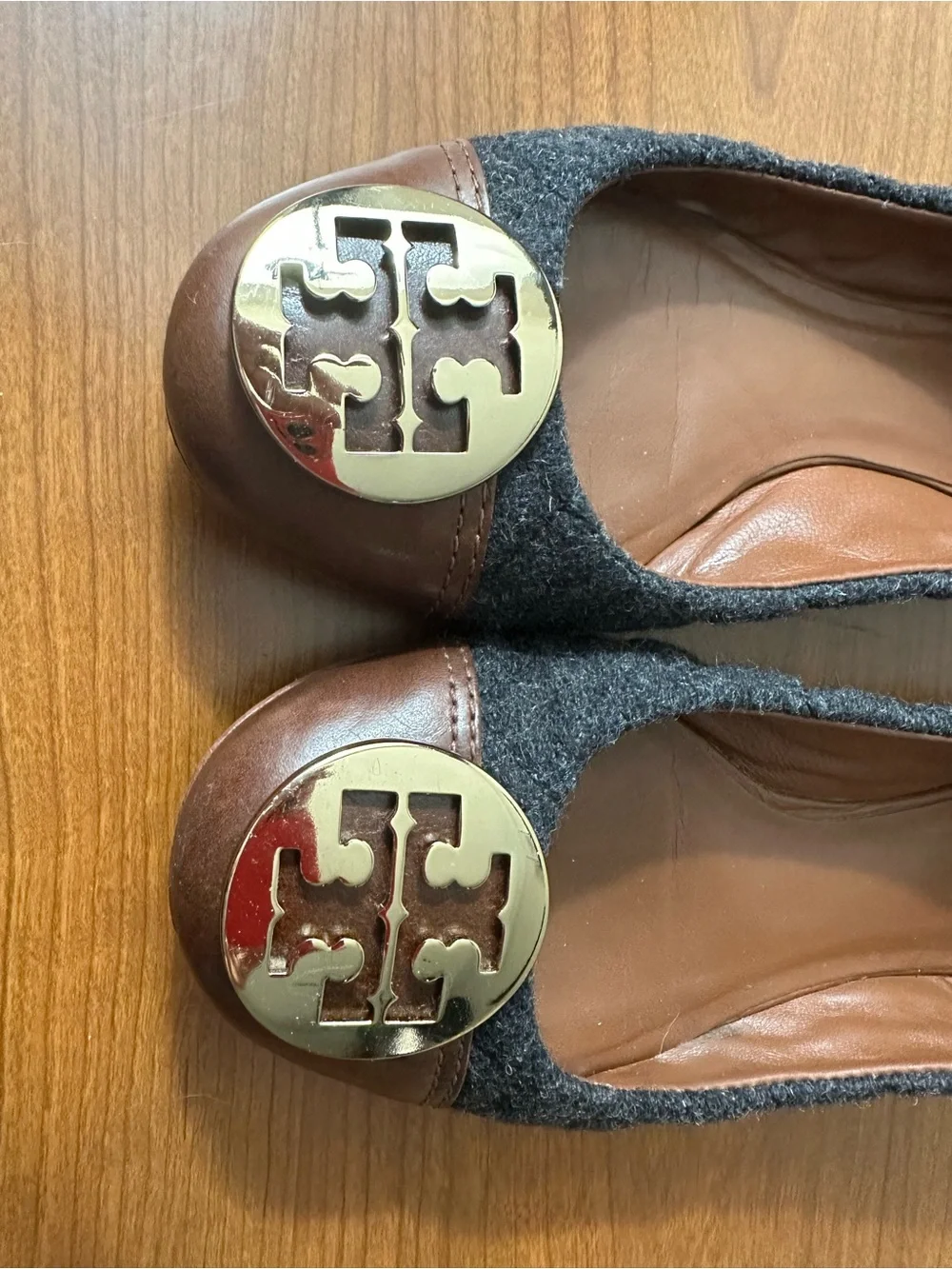 Tory Burch Two-Tone Gray Wool & Chestnut Leather Logo Parker Ballet Flats sz 8